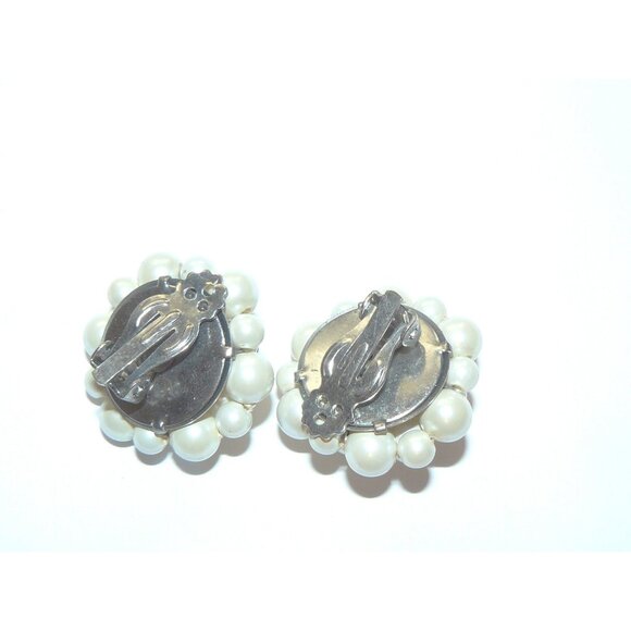 Pearl Cluster Clilp on Earrings - Picture 2 of 4